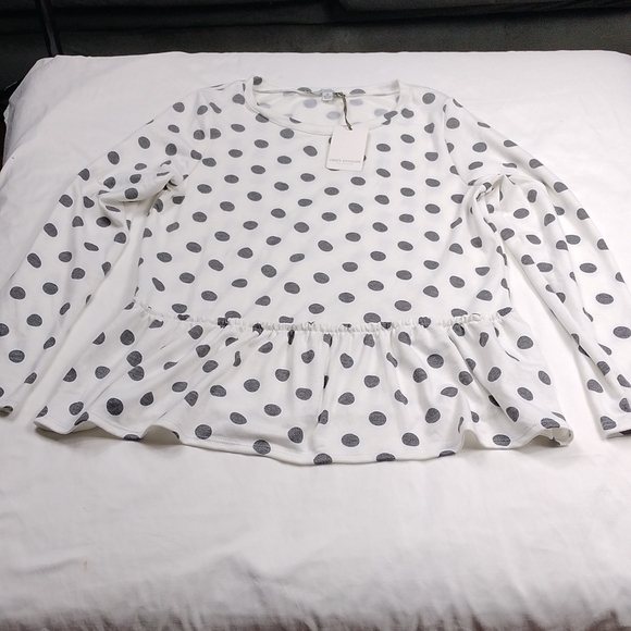 Green Envelope Tops - NWT Green Envelope women's medium sized long sleeved top